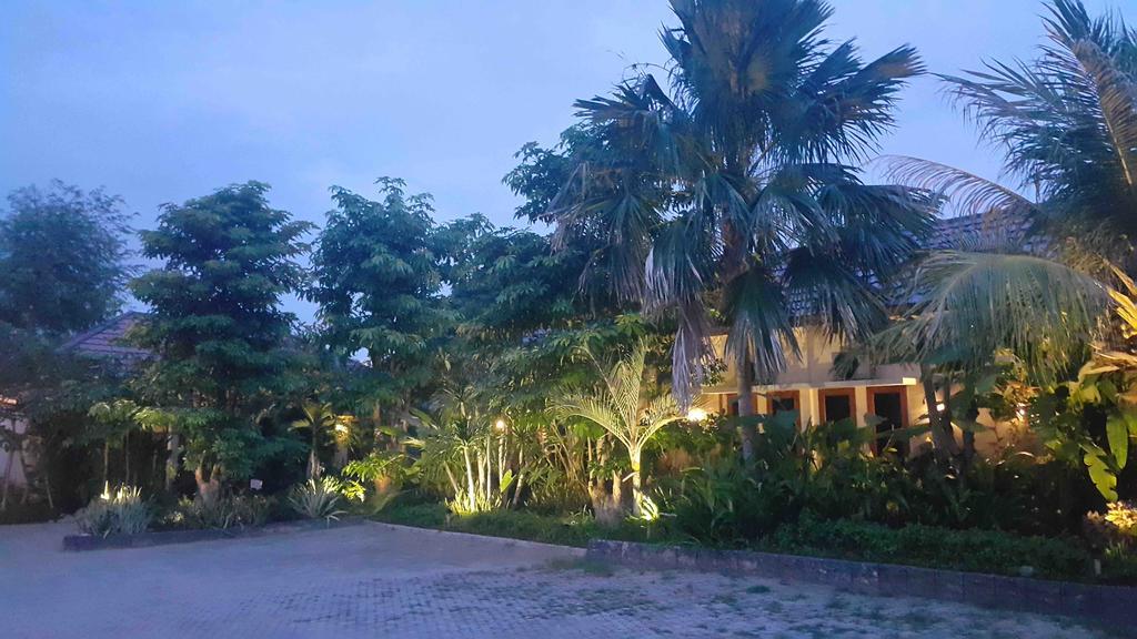 Kampoeng Nelayan Hotel Palu Eksteriør bilde