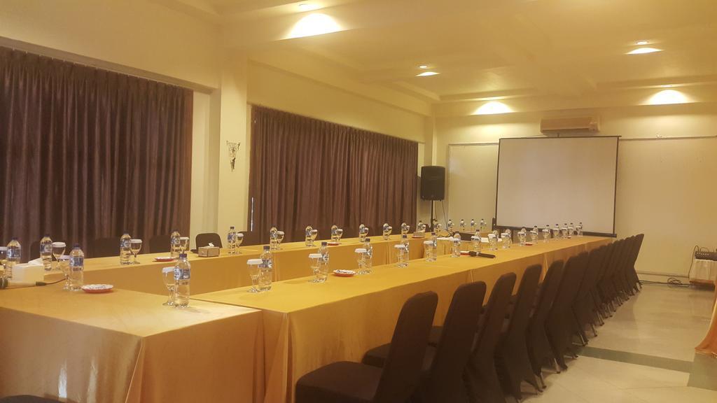 Kampoeng Nelayan Hotel Palu Eksteriør bilde